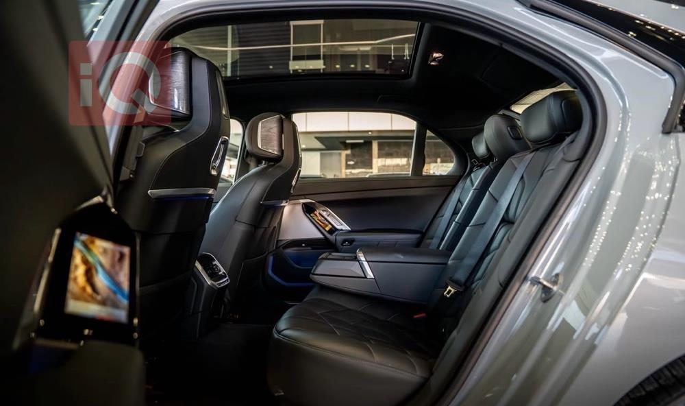 بي ام دبليو الفئة 7